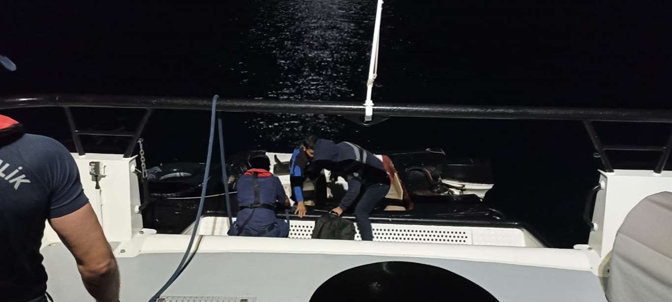    Mobil radarla tespit edilen 8 göçmen yakalandı haberi